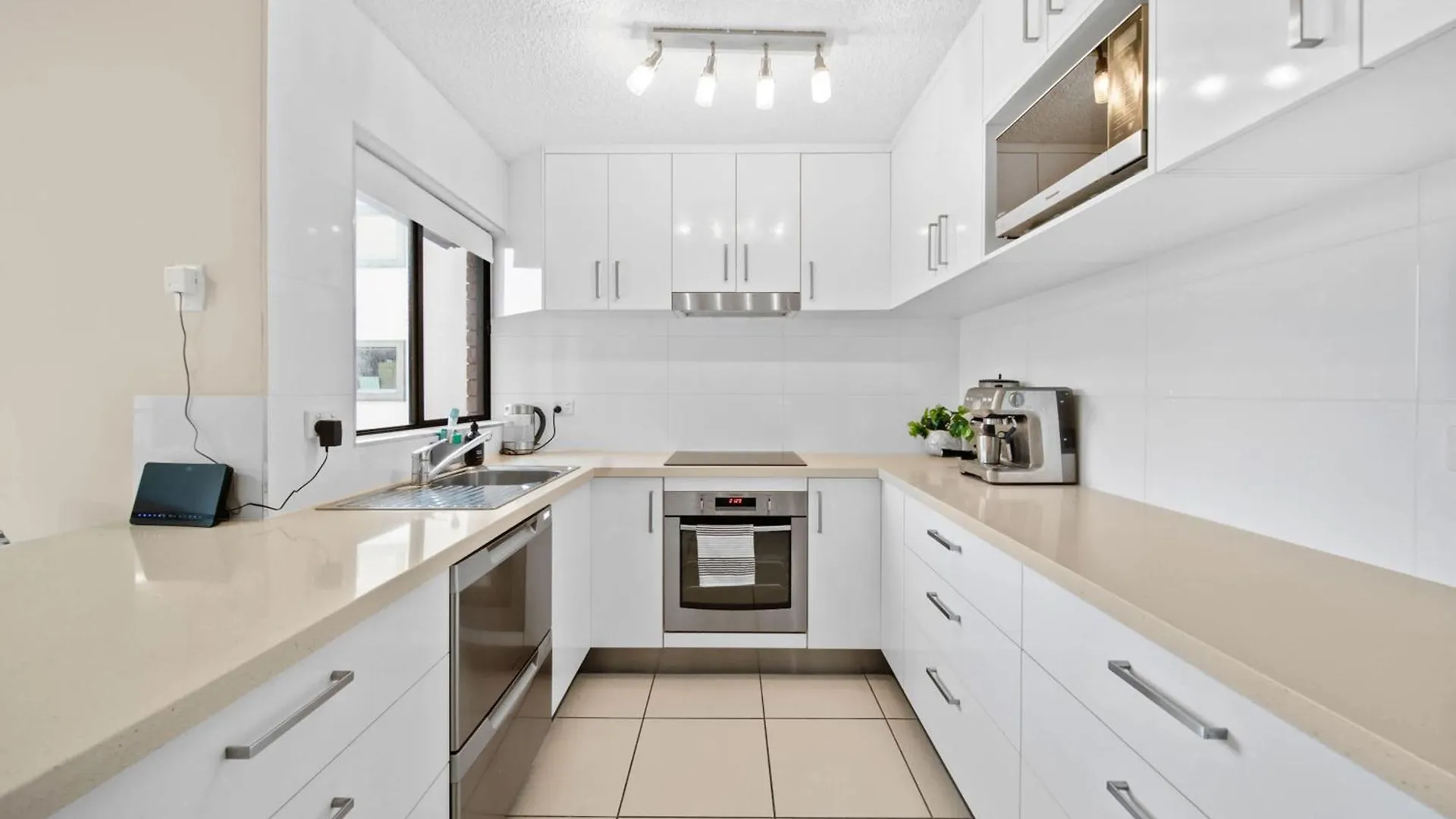 אלכסנדרה הדלנד Headland Horizons Rooftop Retreat In Alex דירה אלכסנדרה הדלנד