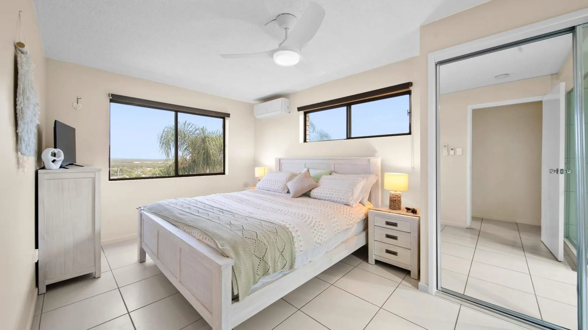 דירה אלכסנדרה הדלנד Headland Horizons Rooftop Retreat In Alex